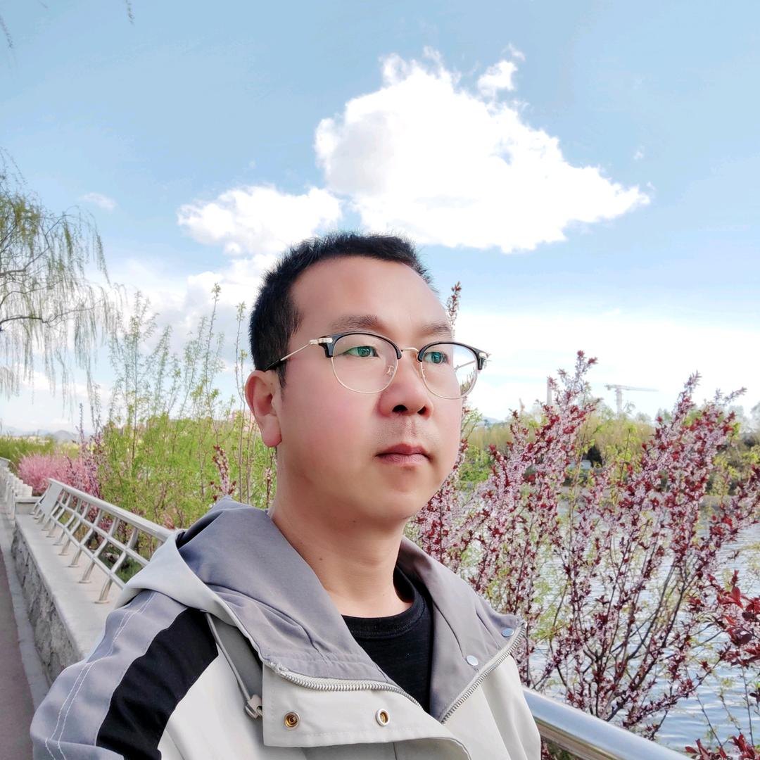 蔡亮同学