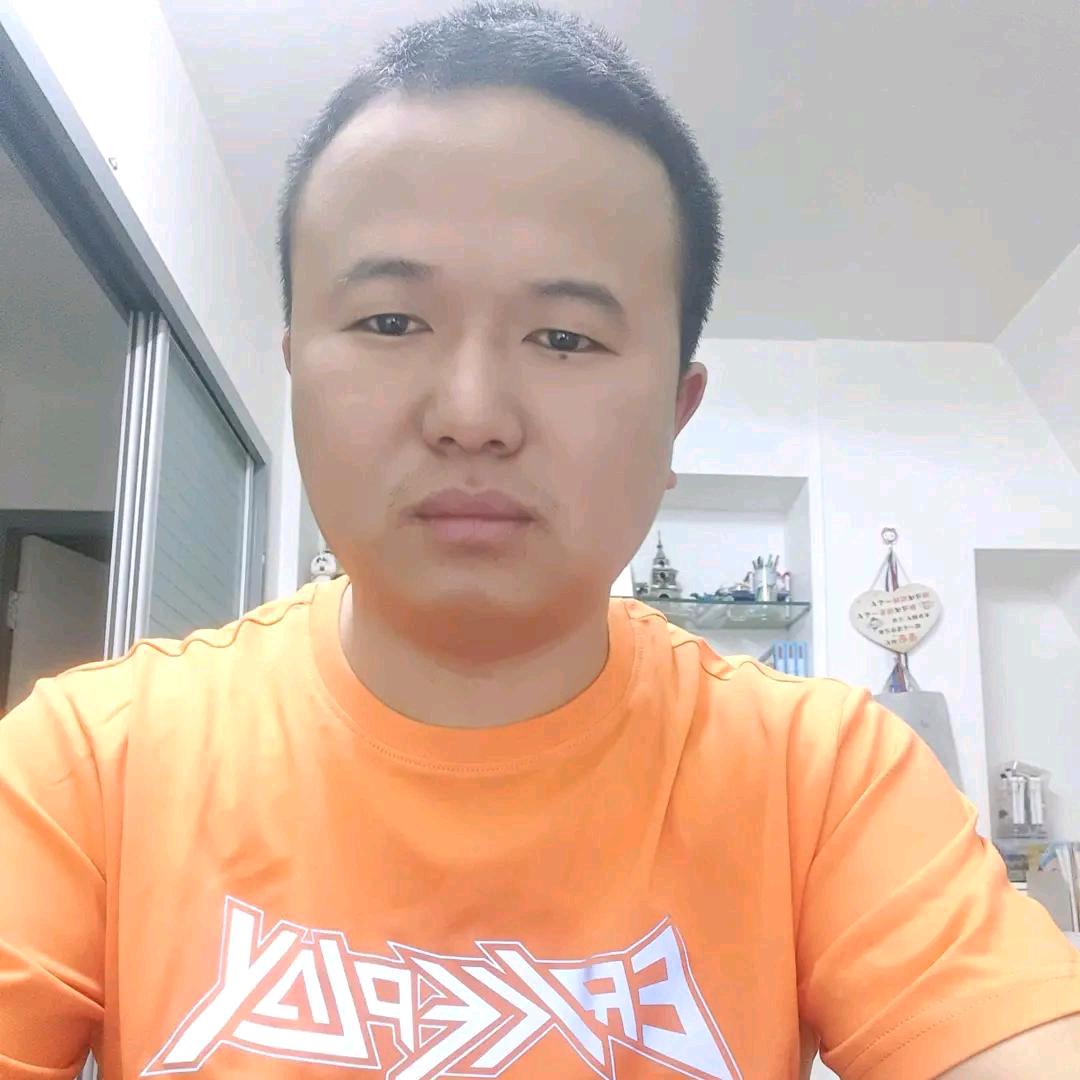 李程龙