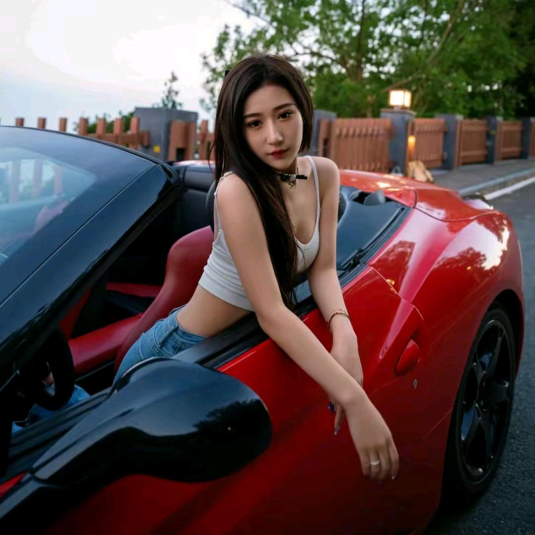 小玲爱拍车