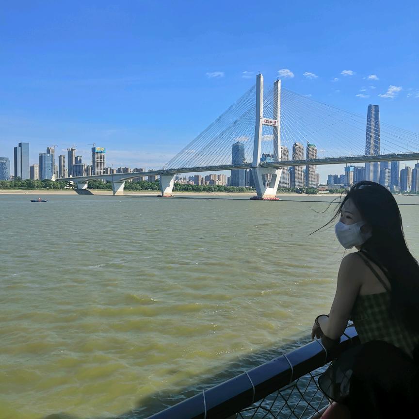 春莹