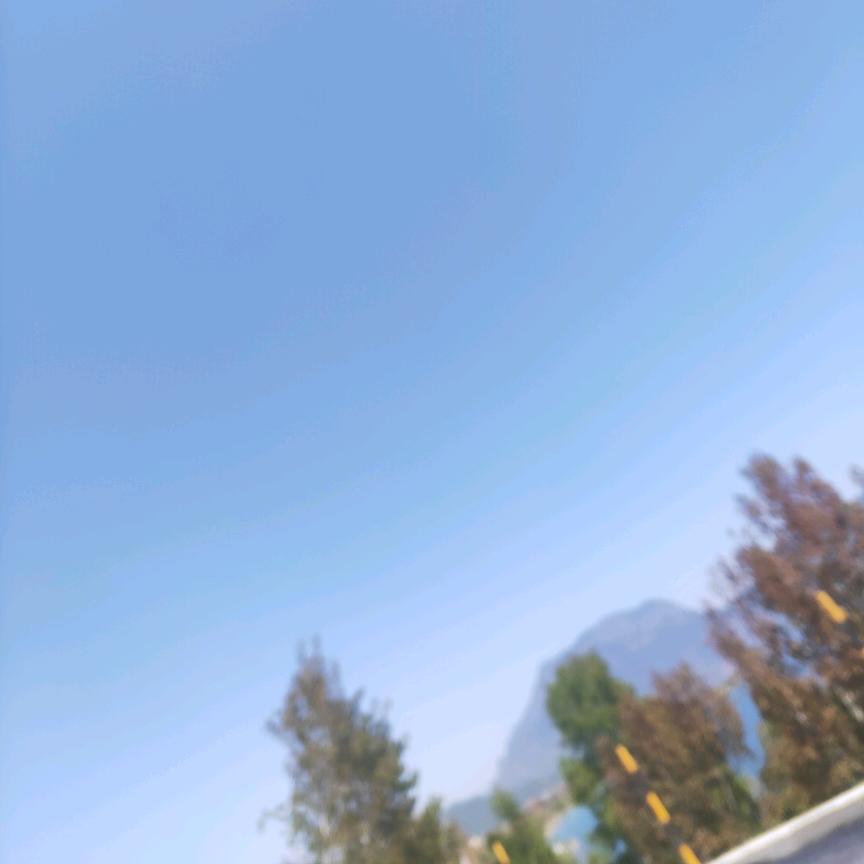 晴空万里难