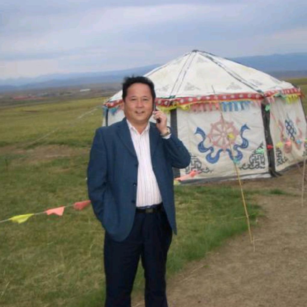 远离家乡的人（易义龙）