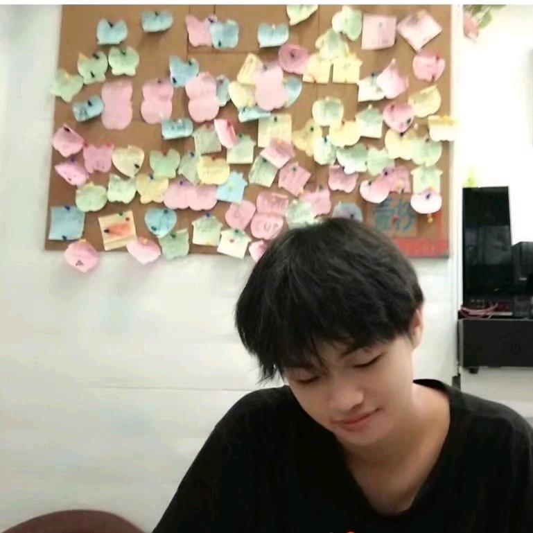 在海岸口等风。