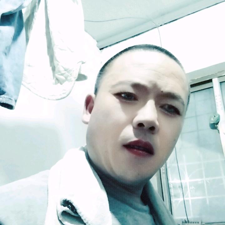 雷雷，