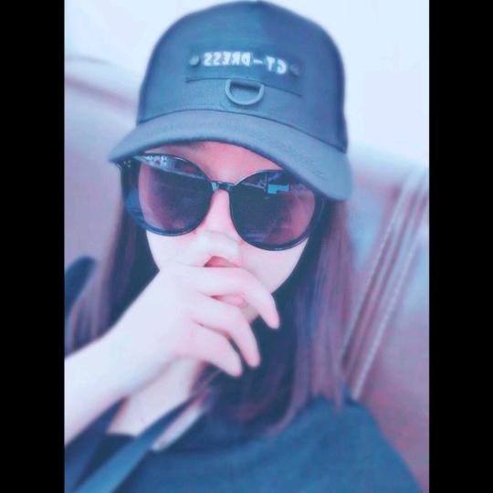 潮-人-秀-精品女装
