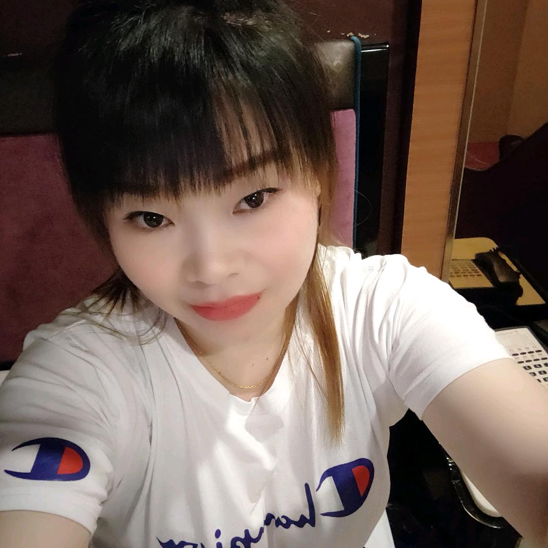 幸福的小猪猪