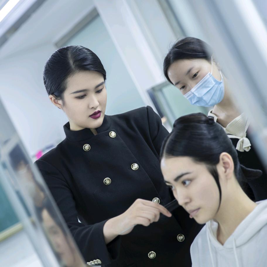 瑞尚创美化妆摄影学校