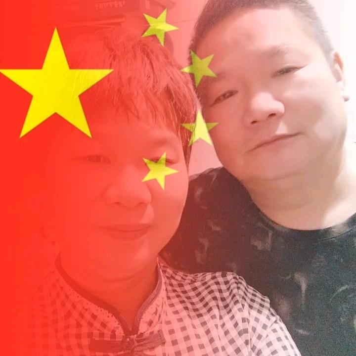 龙共呈祥