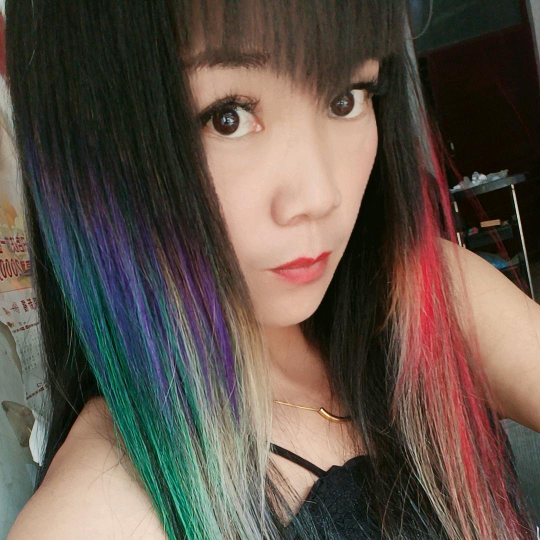 彩发女
