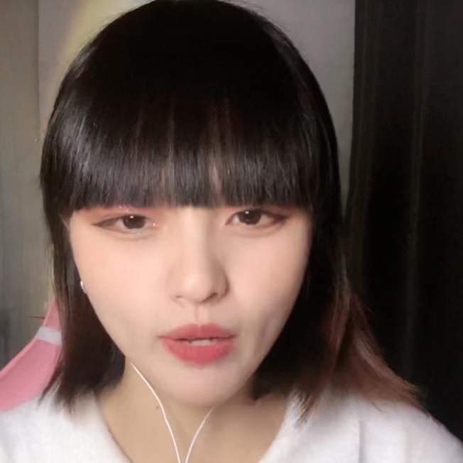牵着路菲手，相爱到永久