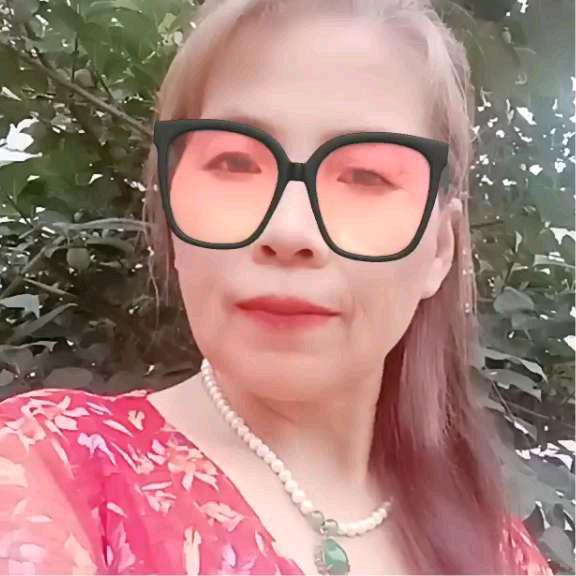 胡姐爱听小说