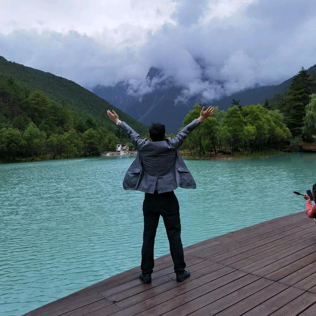 两江新区童百碗餐饮店