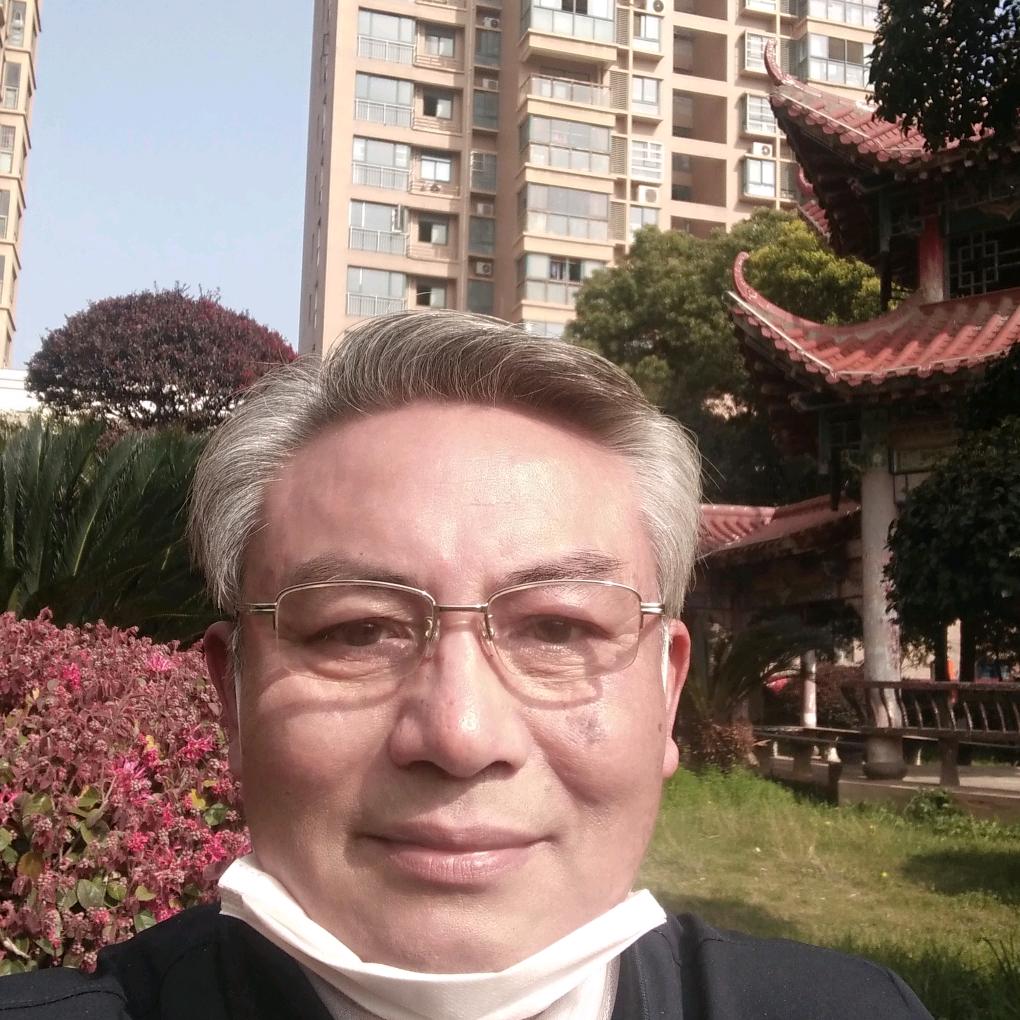 老者(春廷先生)