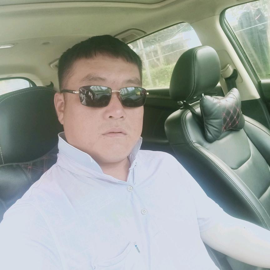 川S   (专业木工)  小陈