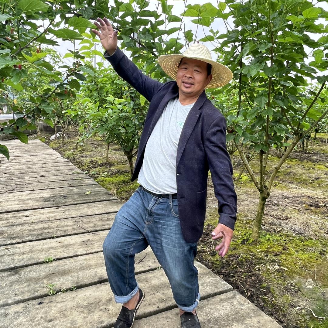 老周“说大书”