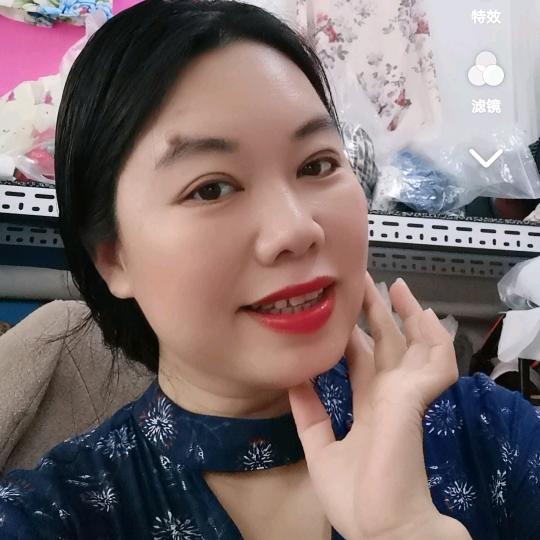 天空之城女装私人定制店。