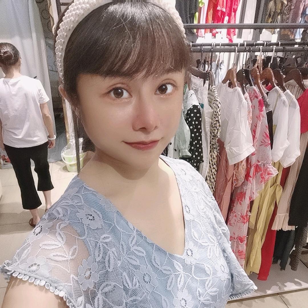 蔚池莲心