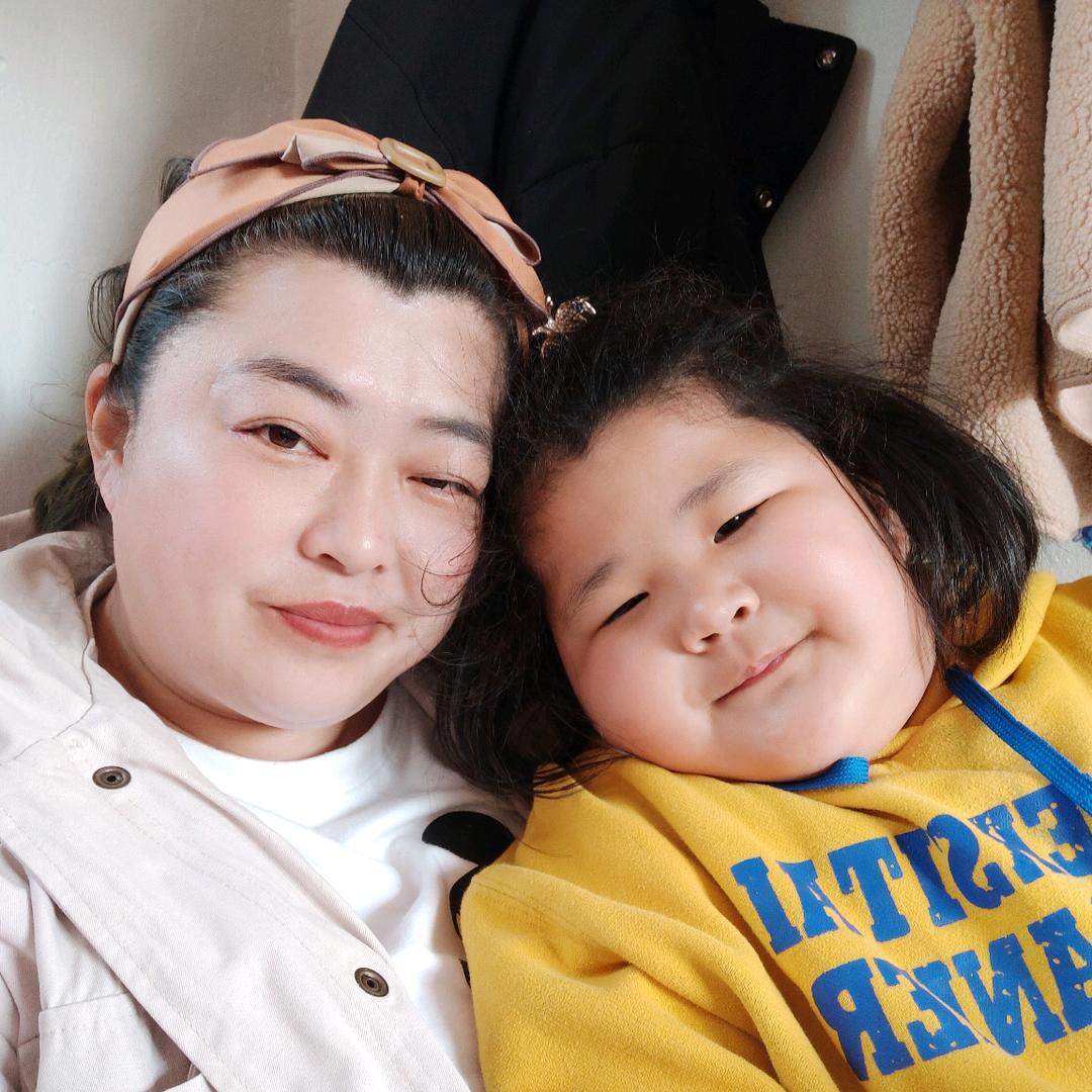 馨怡妈妈（蓬莱北八甲夜市  恩慧肉脂渣）