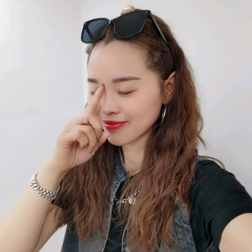 豪雅女装 只做有品质的女装！