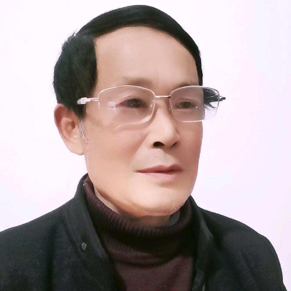 白发老人