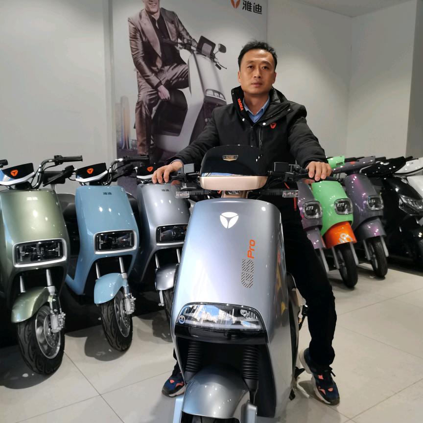 雅迪电动车滨湖福州路店