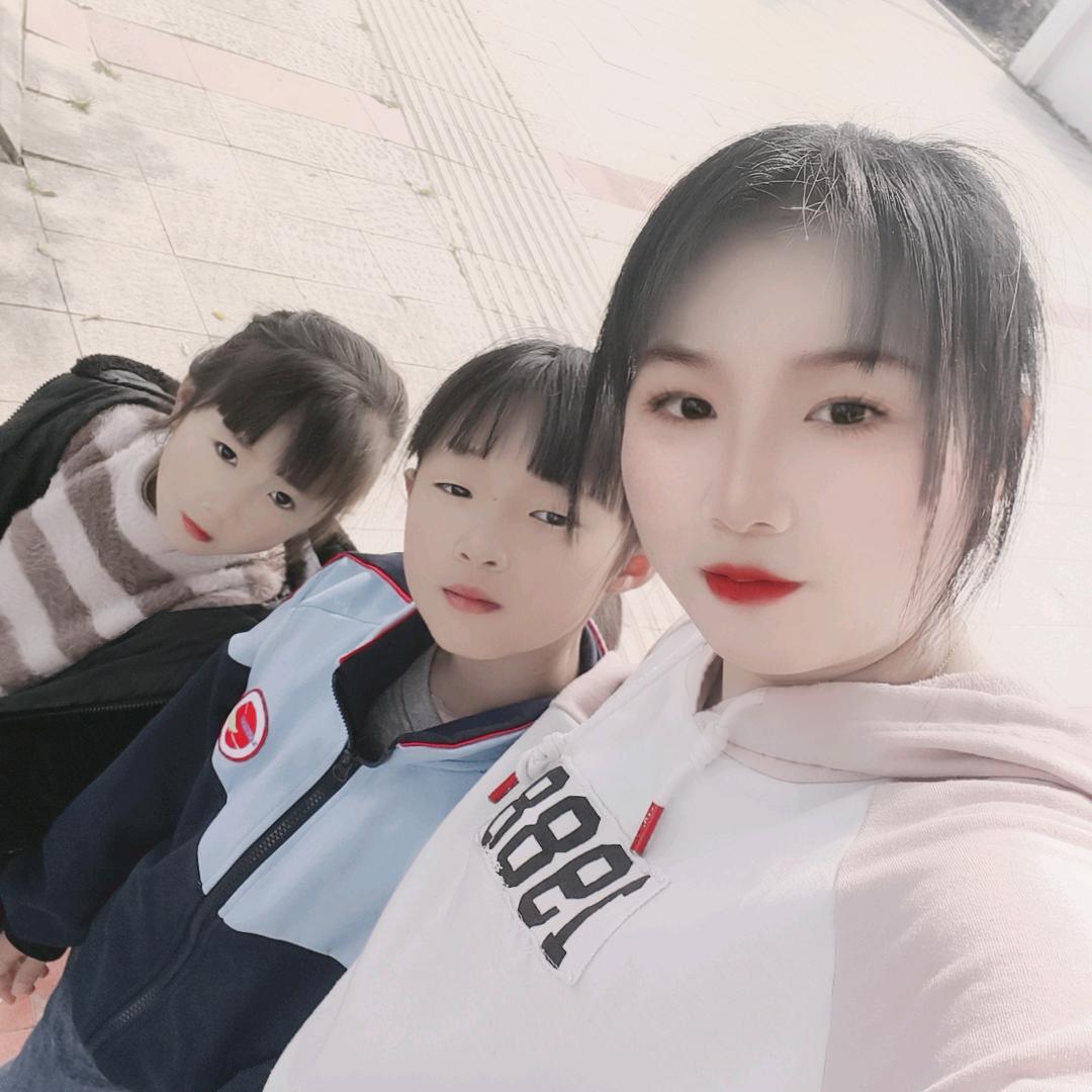 银桥湾夜市最后一排木子李碳烤