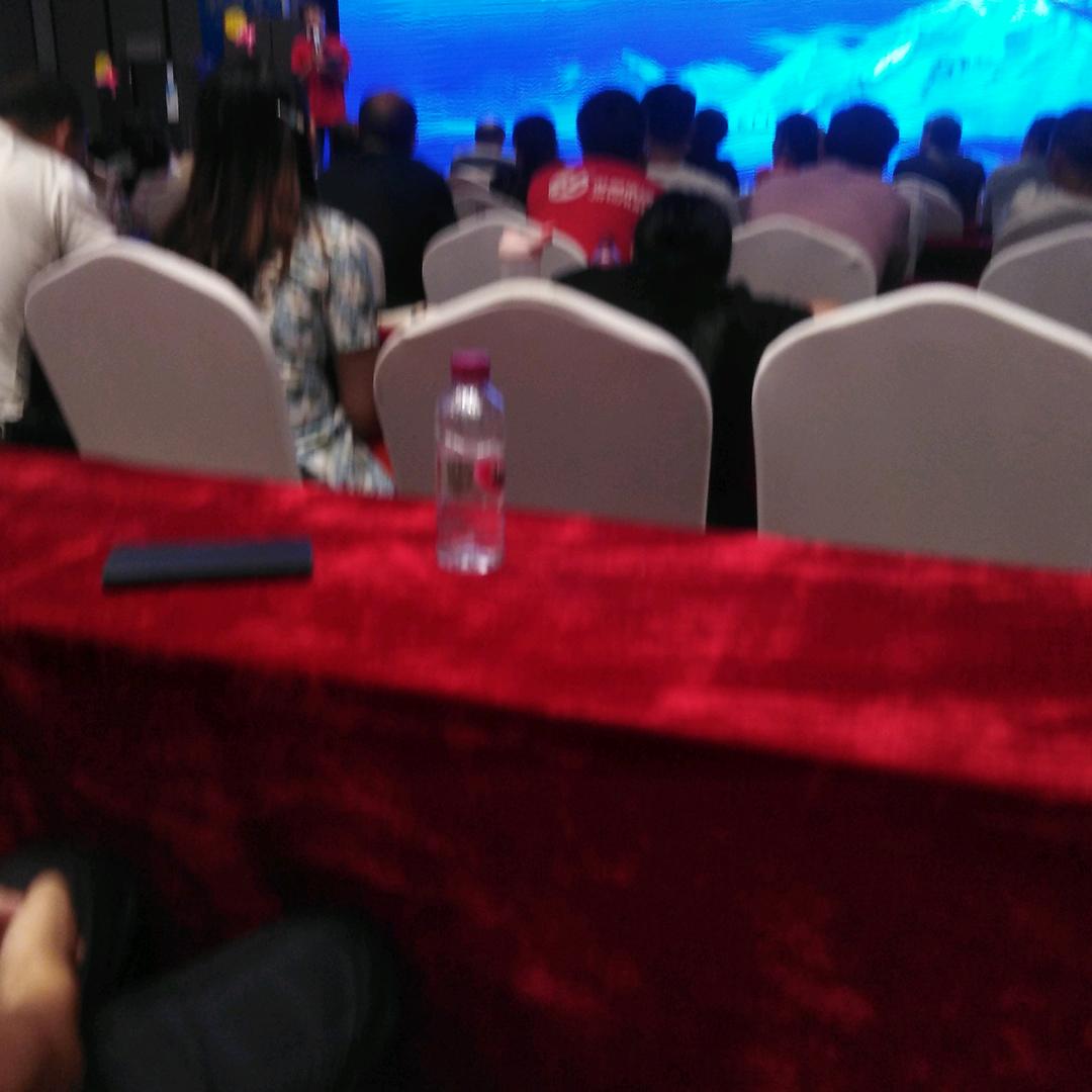 毓秀美的电器张二娃