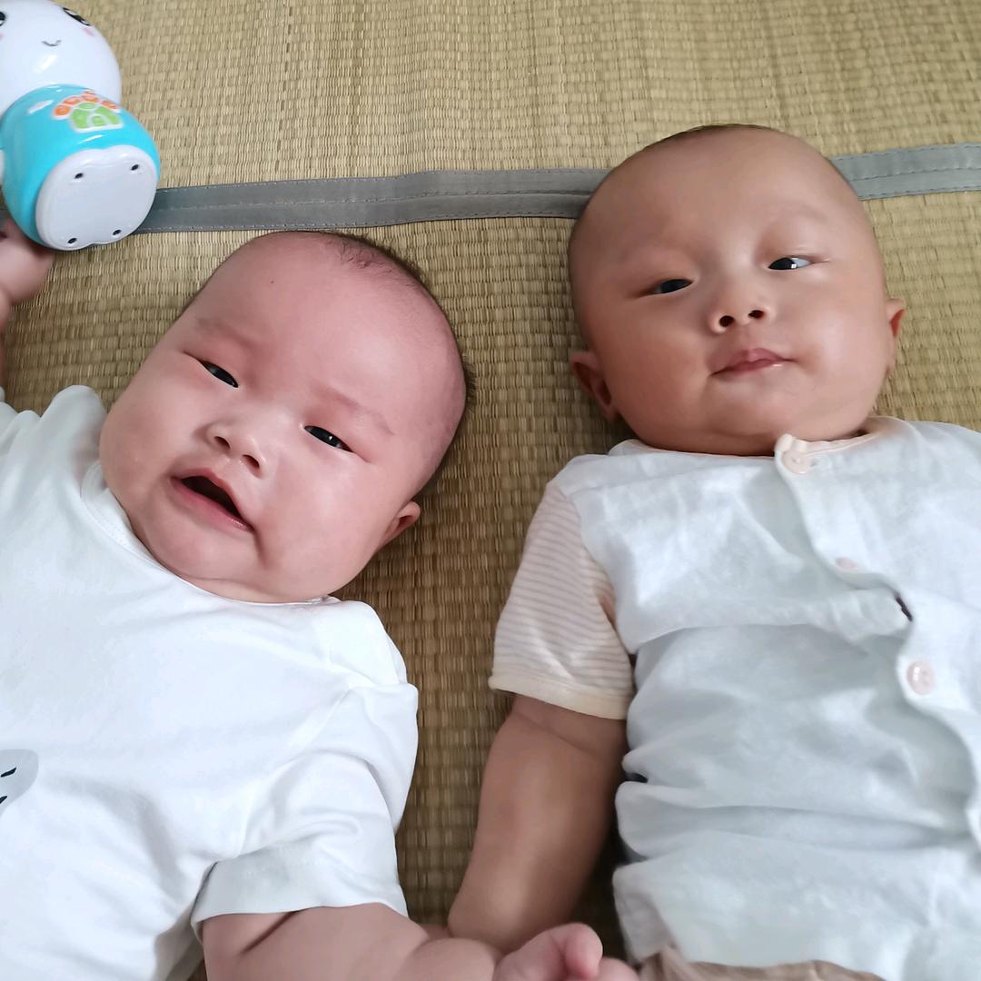 龙凤胎的爷爷👴