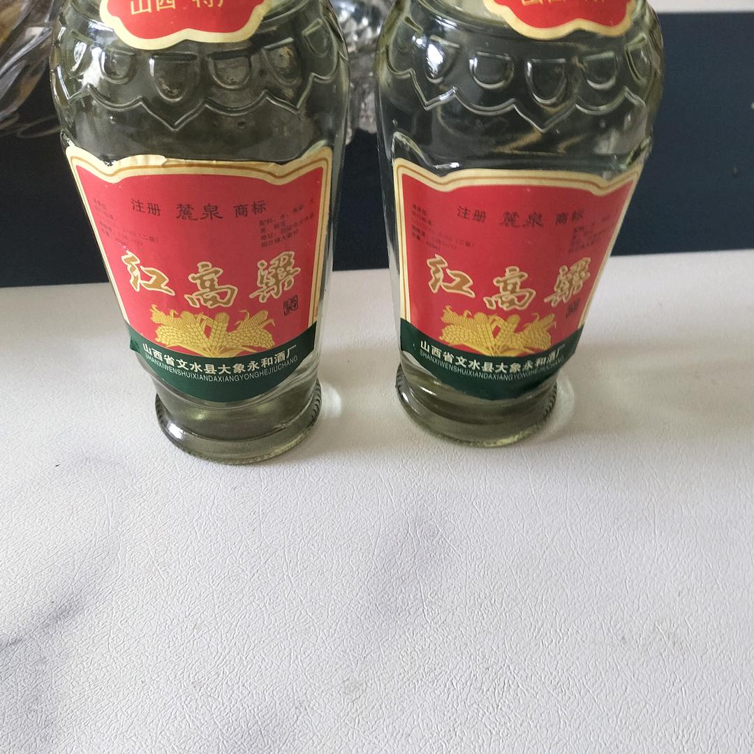 专业高 00 层吊玻璃沙发背景墙，，