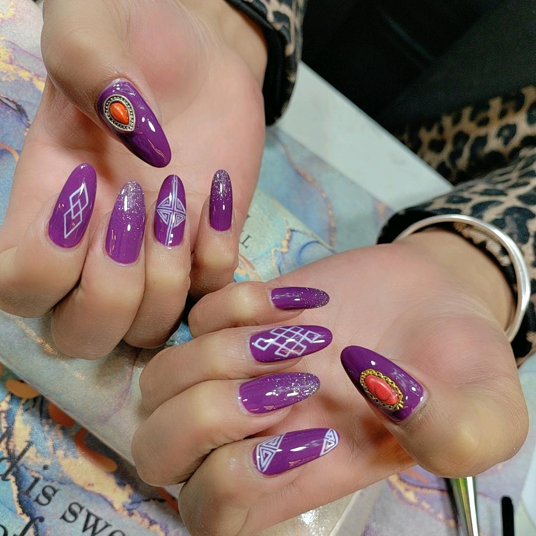 乌兰甲给我吧美容坊