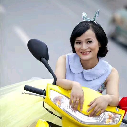 梅梅，首播唱歌主播