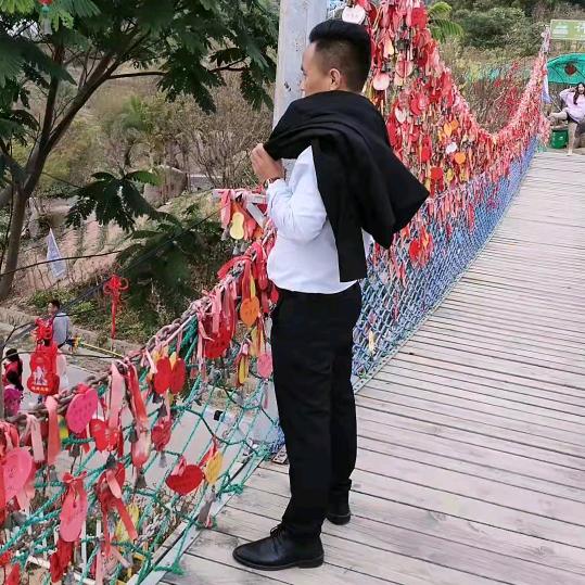托比$阿吉
