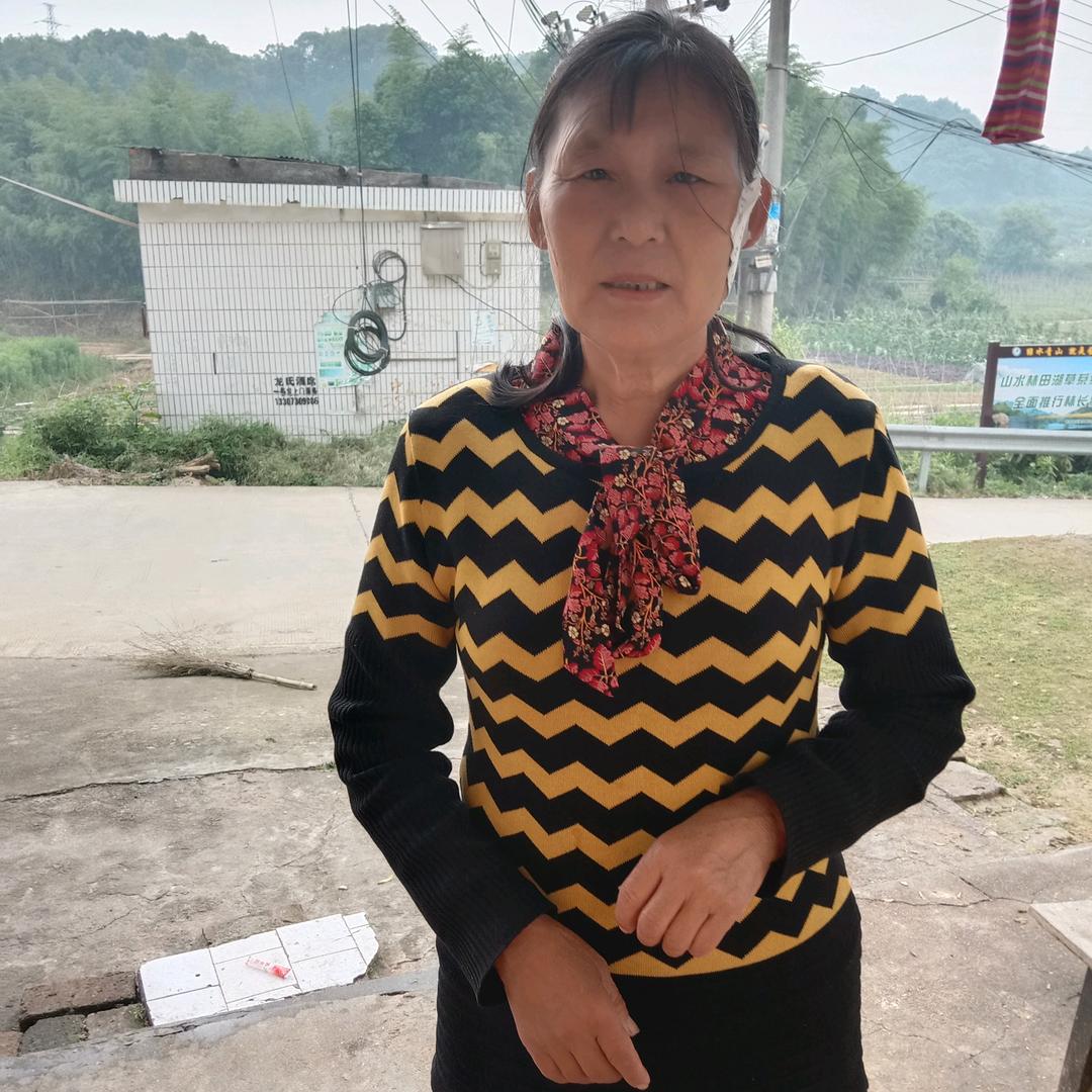 冯月袁红月袁奶奶奶奶
