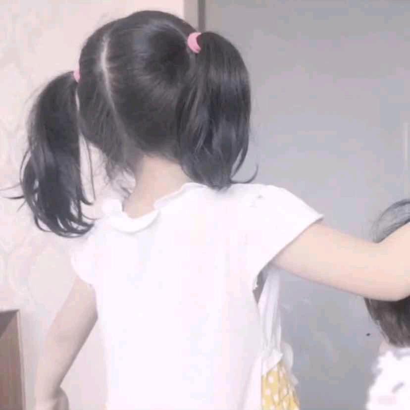 岑点点