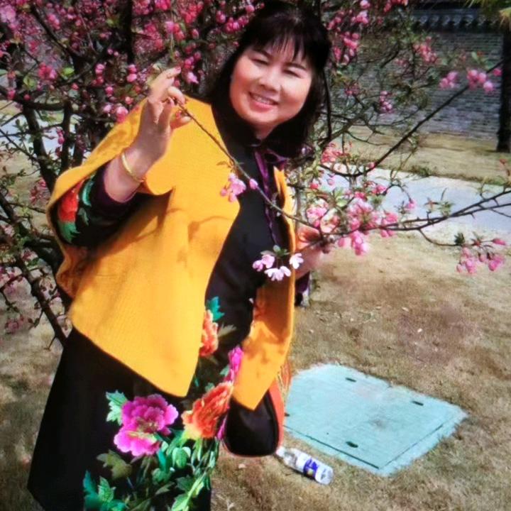 窑洞农家乐王白女