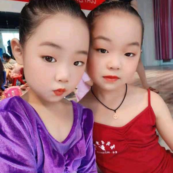 双凤笑晗