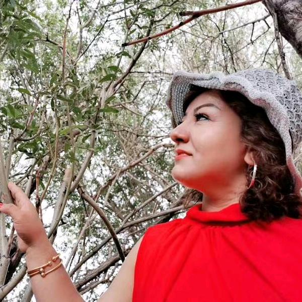 古丽👨‍👩‍👧👨‍👩‍👧🌹