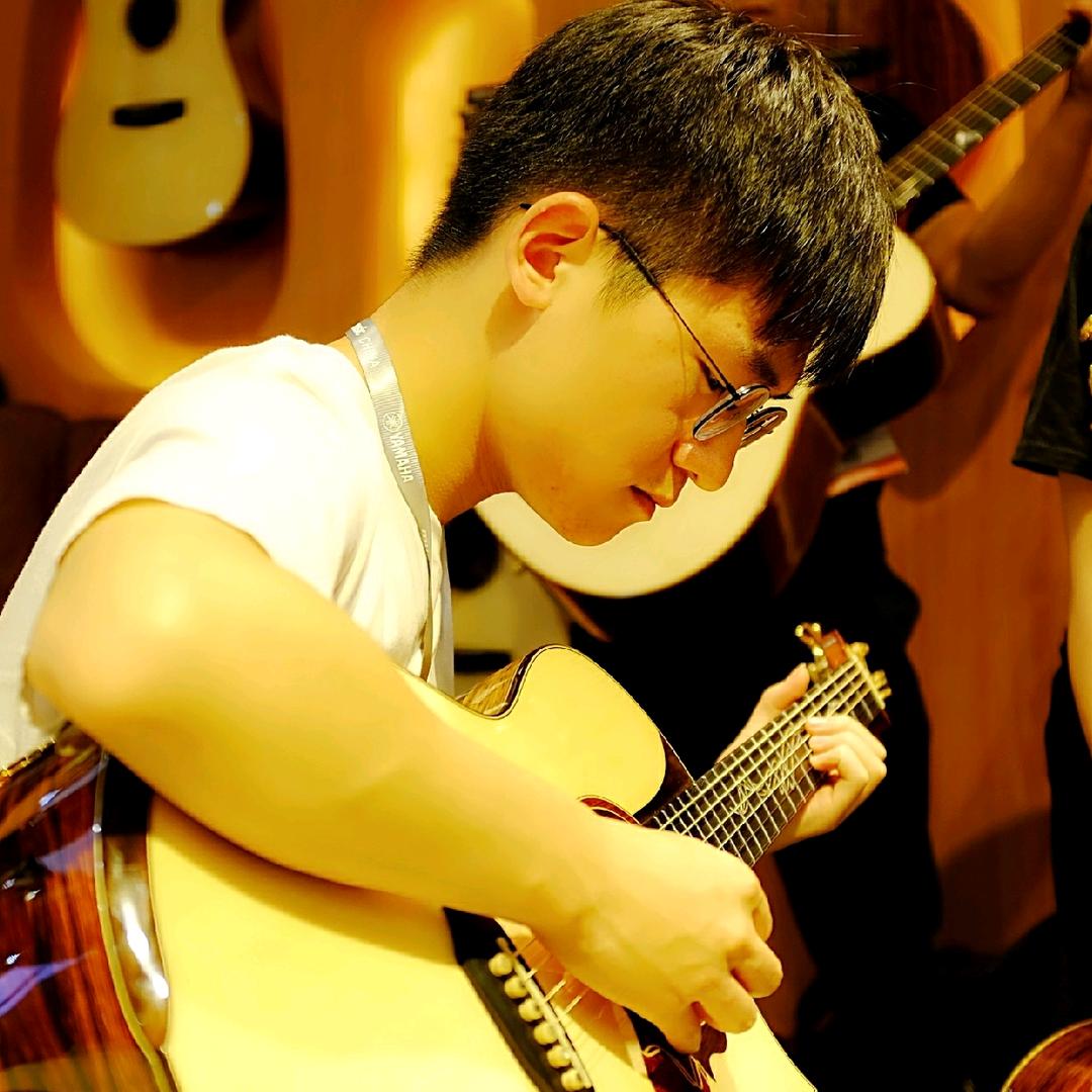 沈小易（吉他教学）