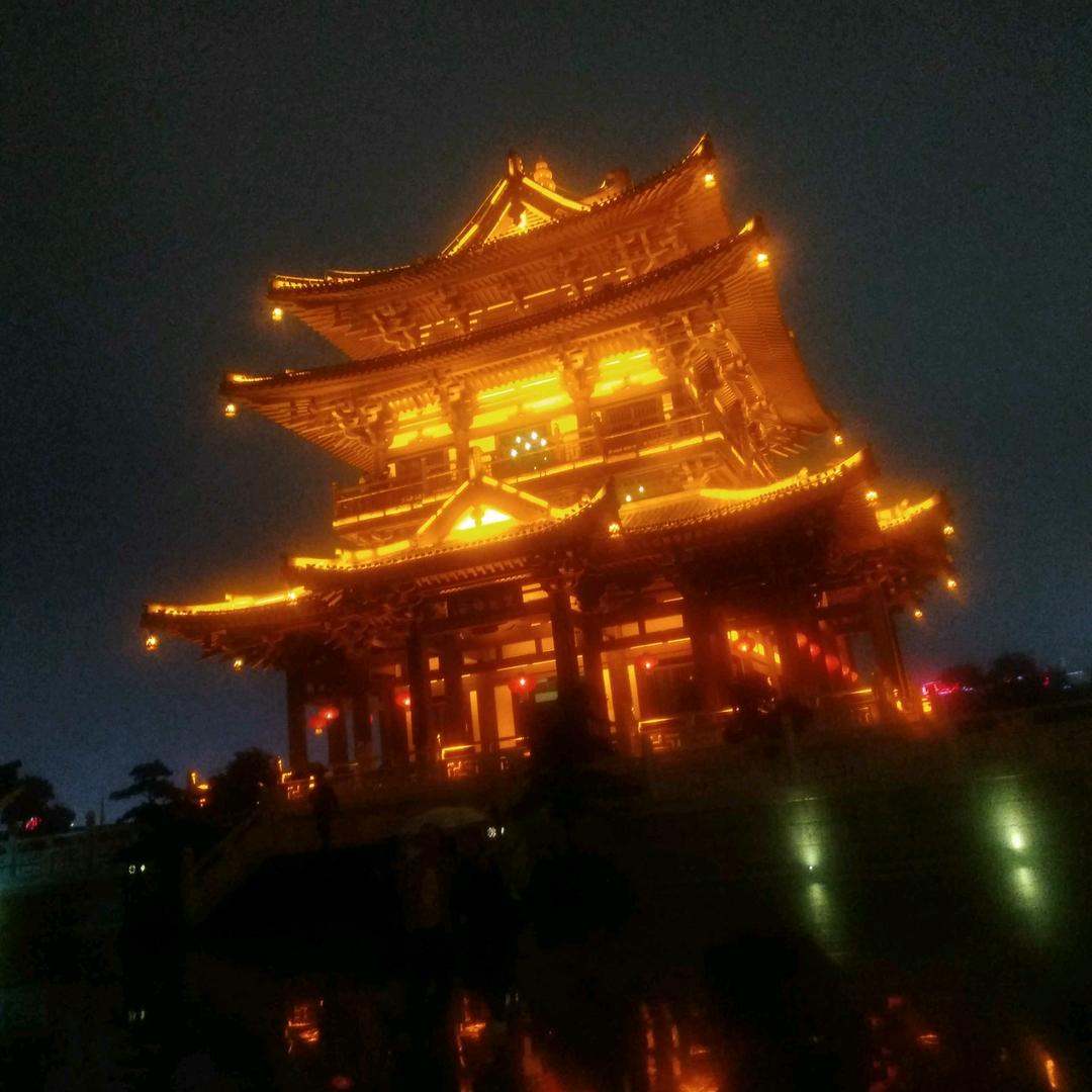 小楼一夜听风雨