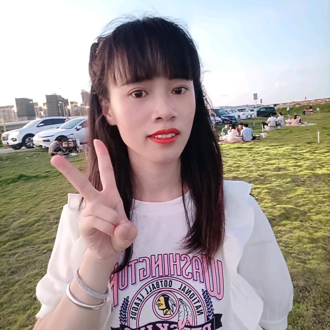 是小唯呀！🎀