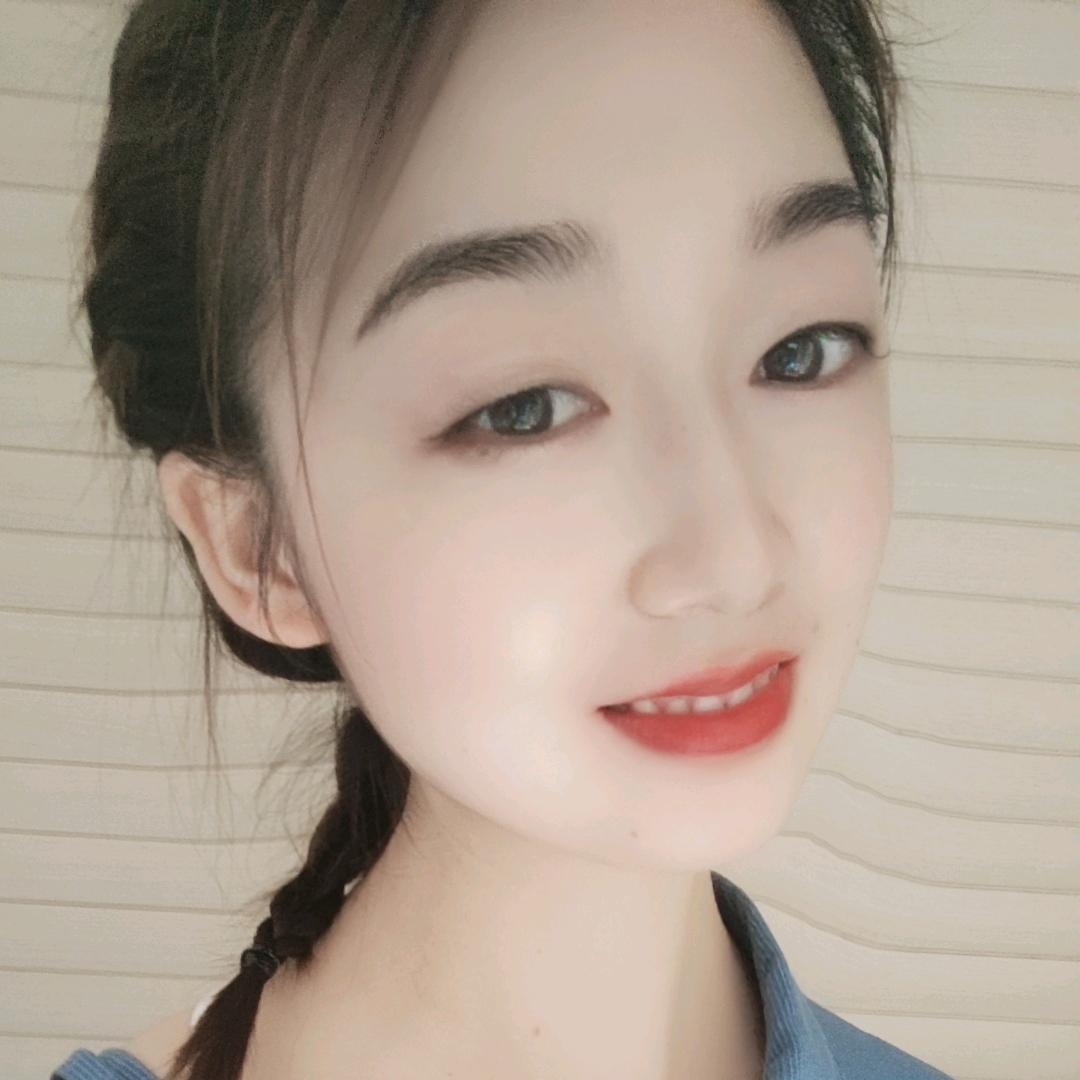 八颗牙齿晒太阳呀