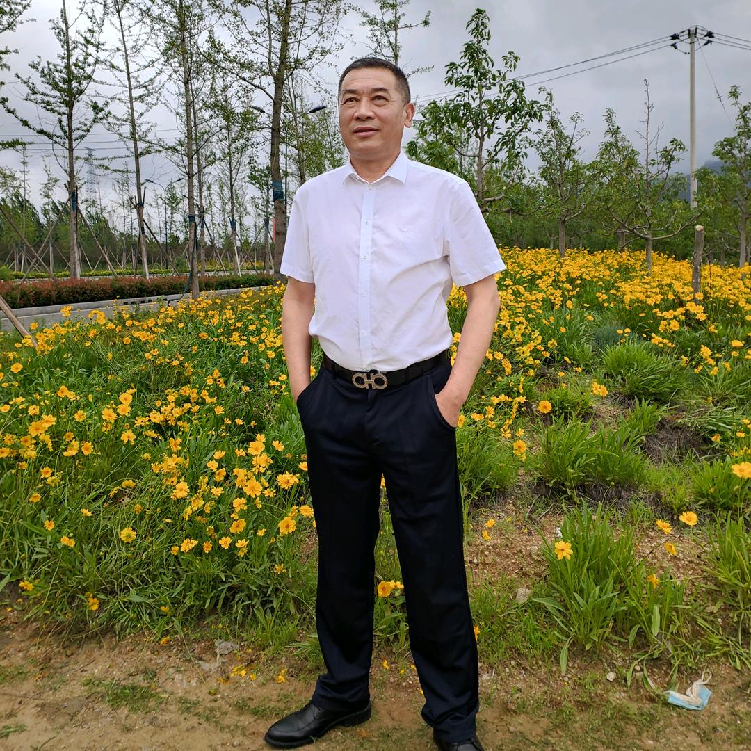 中年军叔