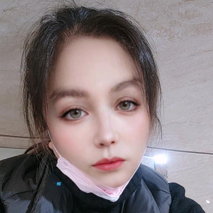 莫小在护肤品专卖