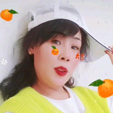 依偎张金香，