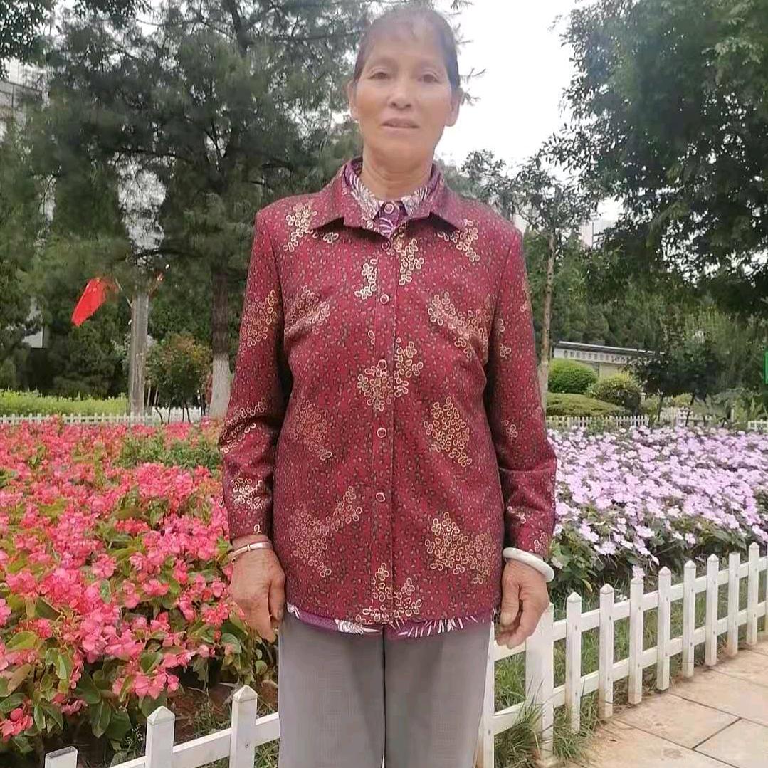 开心的七十一岁老奶奶