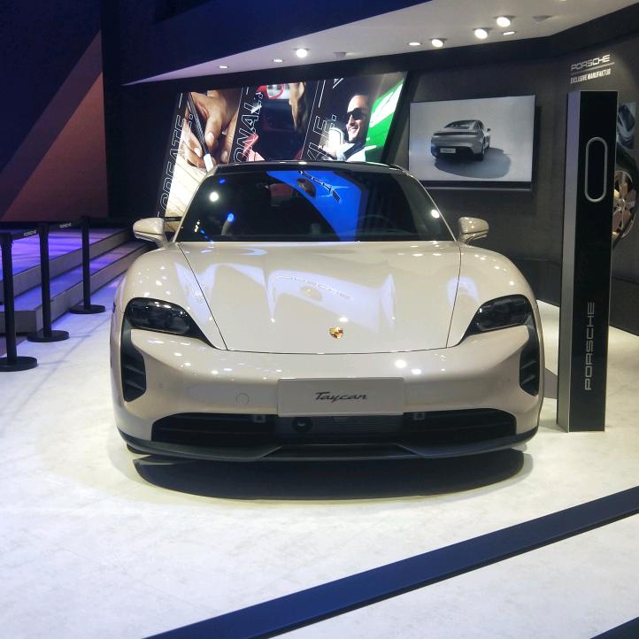 情到深處人孤獨