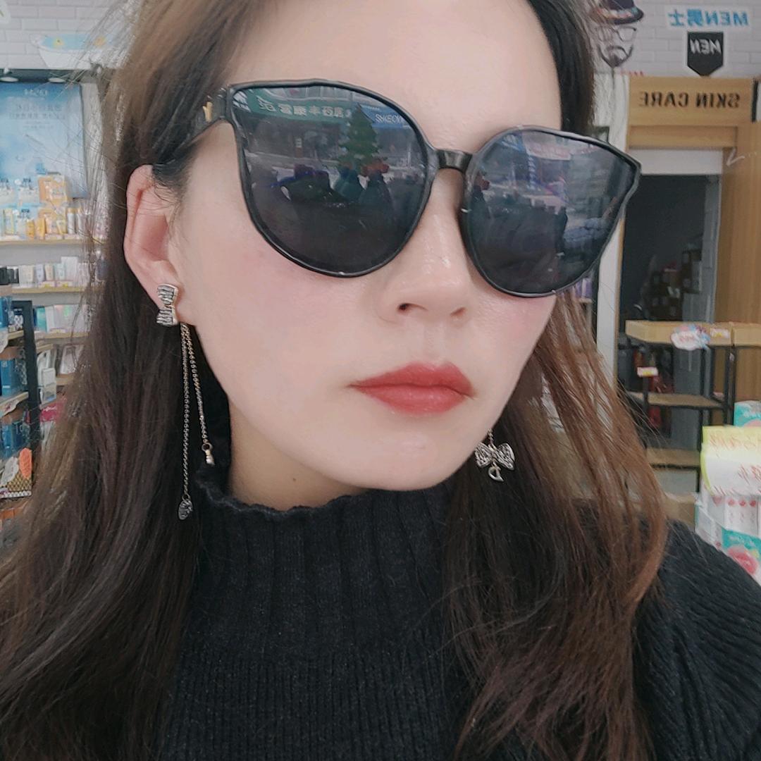 沈丘县俊华化妆品