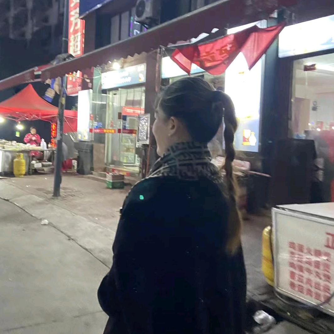张女士