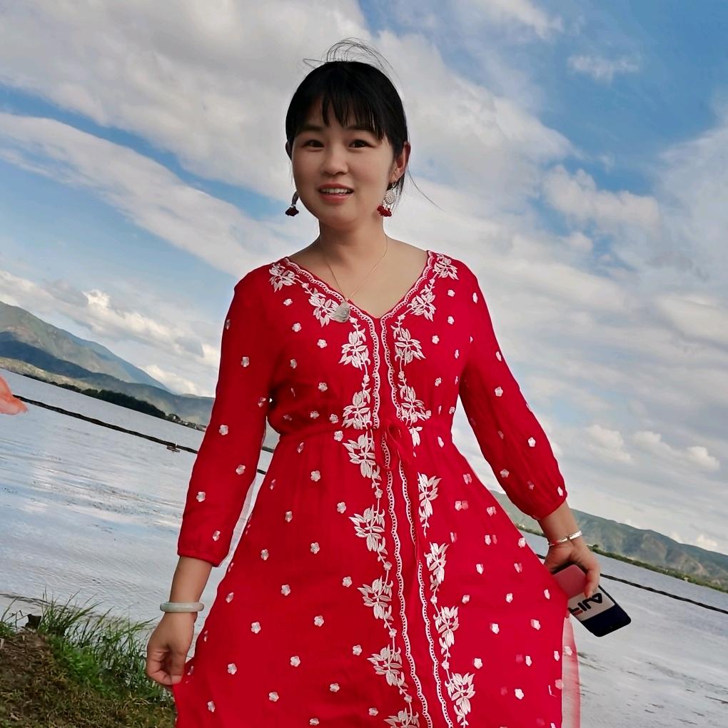 师宗冠珠瓷砖黄婷凤