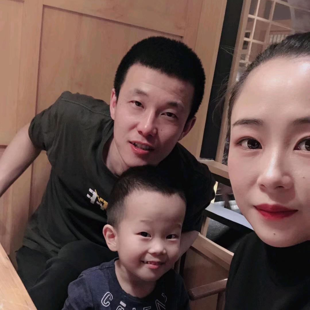 挣钱给儿子买奥特曼、